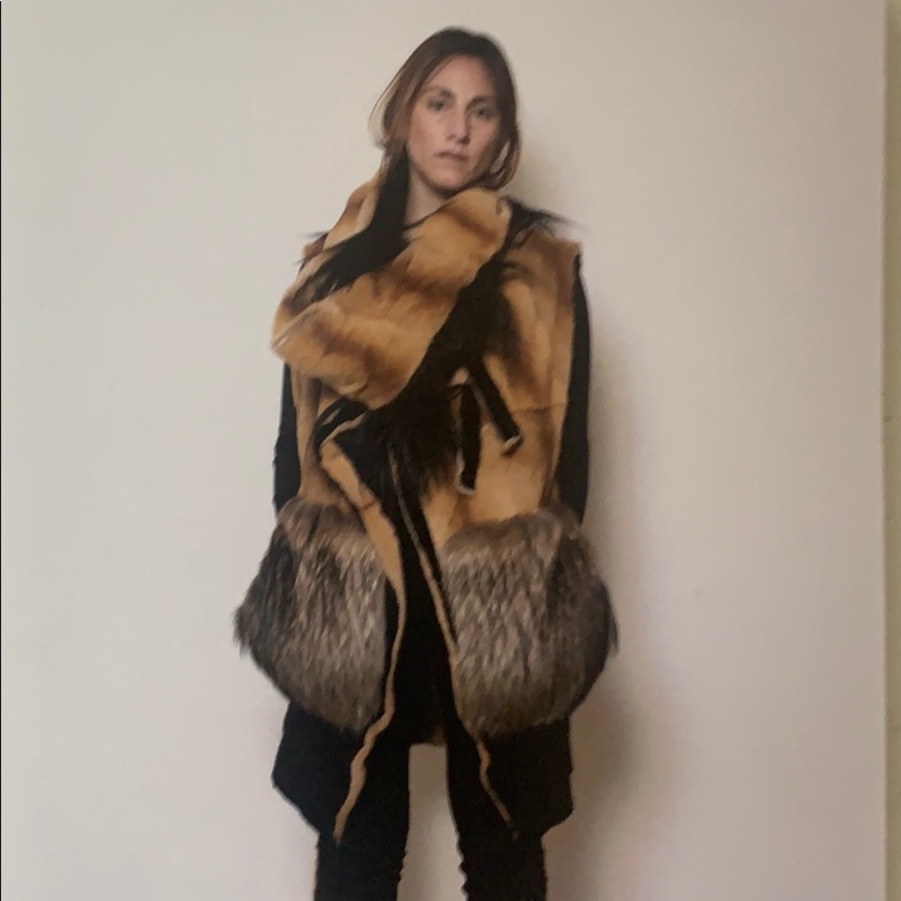 Amazing mustela and fox vest